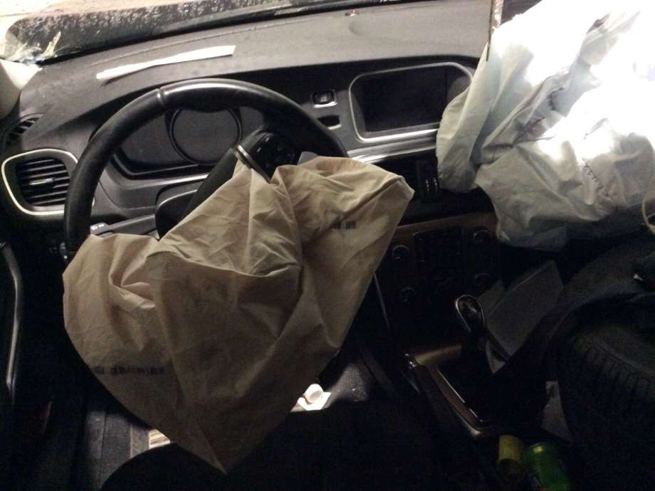 Volvo V40 2012-2019 , Motorkode: D4162T, Girkassekode: 