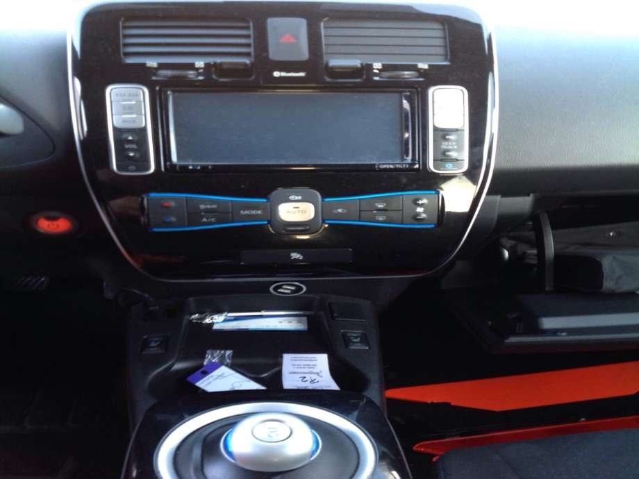 Nissan Leaf 2011-2017 (Type I) , Motorkode: EM61, Girkassekode: 