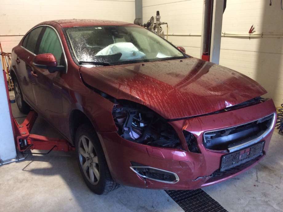 Volvo S60 2010-2014 (Type II, Fase 1) , Motorkode: D5204T2, Girkassekode: 