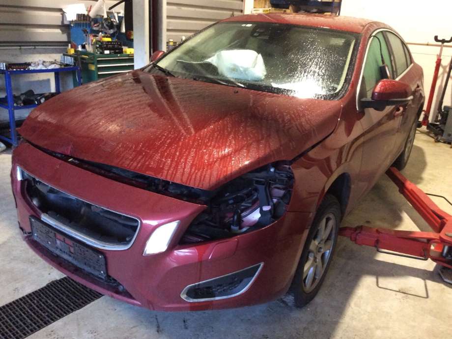 Volvo S60 2010-2014 (Type II, Fase 1) , Motorkode: D5204T2, Girkassekode: 