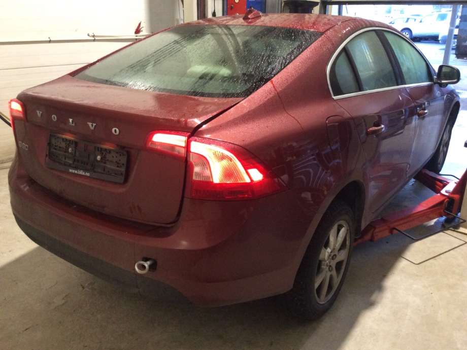 Volvo S60 2010-2014 (Type II, Fase 1) , Motorkode: D5204T2, Girkassekode: 