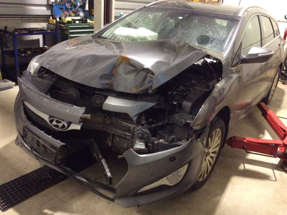 Hyundai i40 2012-2017 , Motorkode: D4FD, Girkassekode: 
