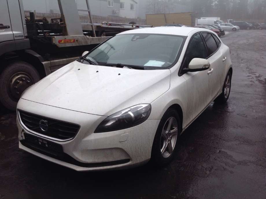 Volvo V40 2012-2019 , Motorkode: D4162T, Girkassekode: