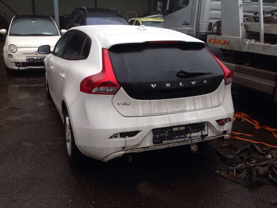 Volvo V40 2012-2019 , Motorkode: D4162T, Girkassekode:
