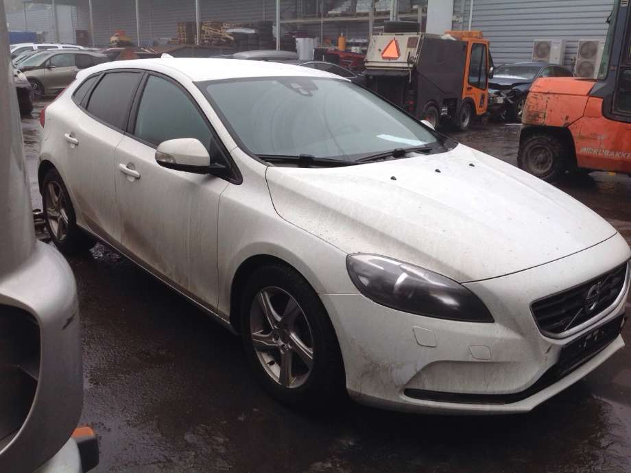 Volvo V40 2012-2019 , Motorkode: D4162T, Girkassekode: