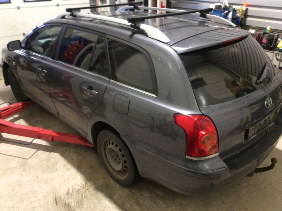 Toyota Avensis 2003-2008 (Type II) , Motorkode: 1CD-FTV, Girkassekode: 