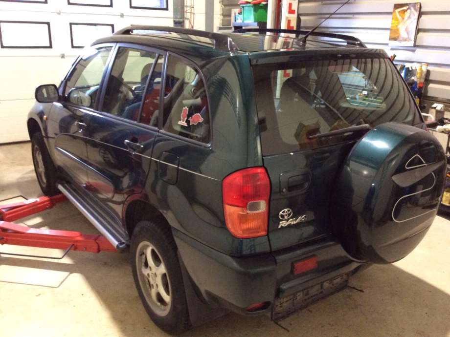 Toyota RAV4 2000-2006 (Type II) , Motorkode: 1AZ-FE, Girkassekode: 