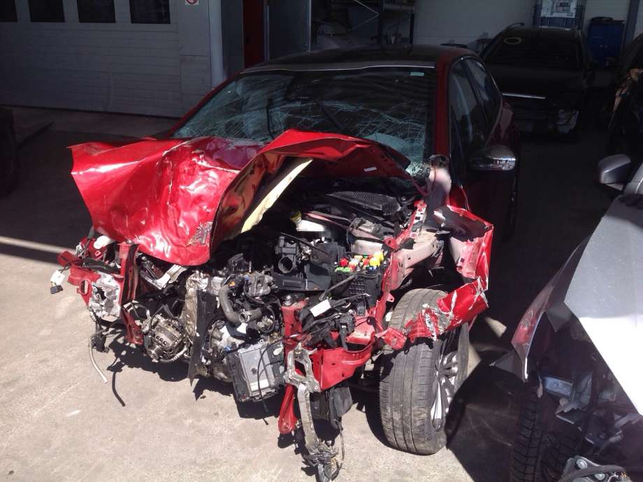 Peugeot 208 2012-2019 (Type I) , Motorkode: HMR;HMZ, Girkassekode: 