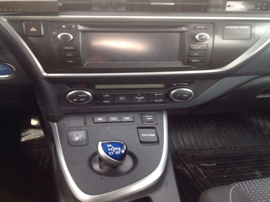 Toyota Auris 2013-2015 (Type II, Fase 1) , Motorkode: 2ZR-FXE, Girkassekode: 
