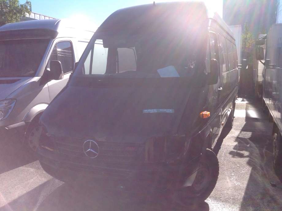 Mercedes 208-416 1995-->> , Motorkode: OM611.981, Girkassekode: 