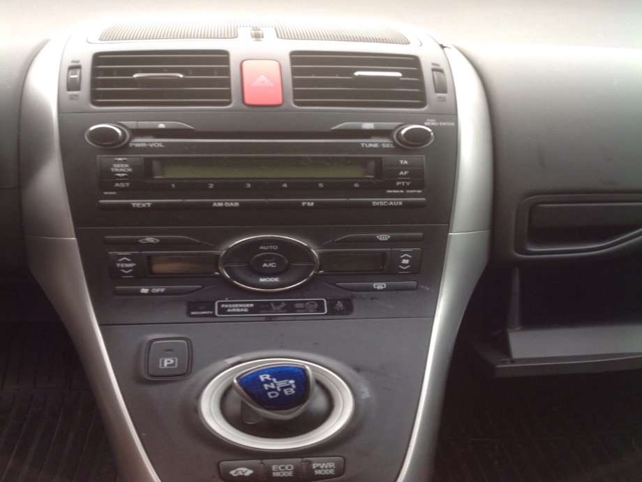 Toyota Auris 2010-2012 (Type I, Fase 2) , Motorkode: 2ZR-FXE, Girkassekode: 