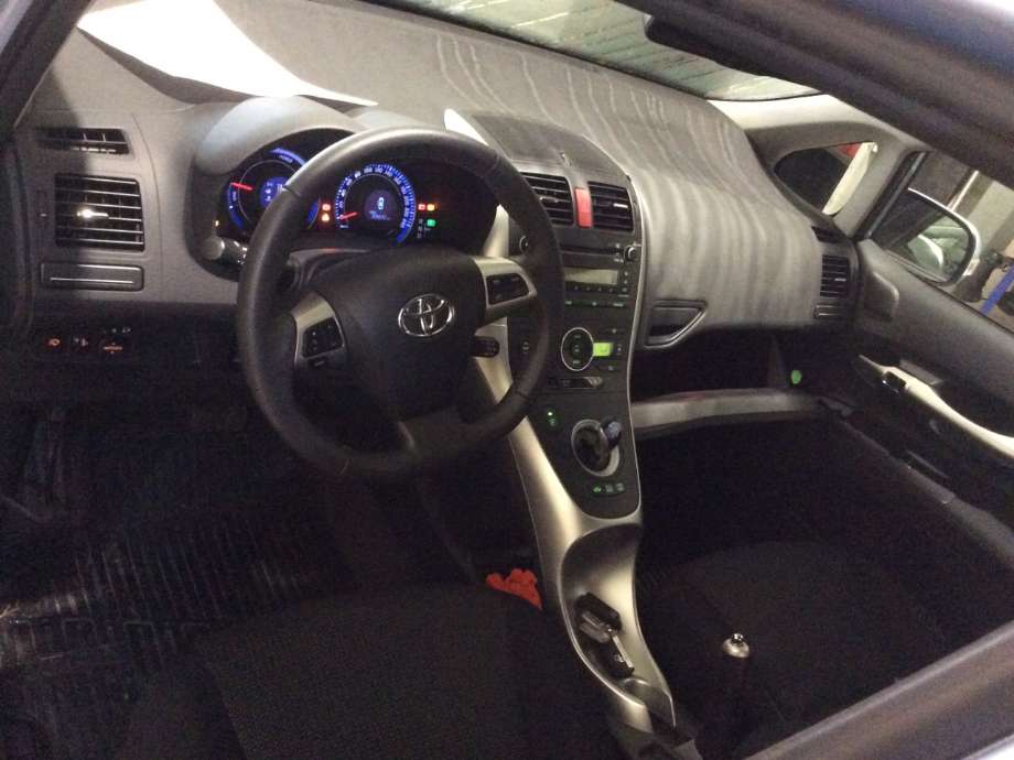 Toyota Auris 2010-2012 (Type I, Fase 2) , Motorkode: 2ZR-FXE, Girkassekode: 