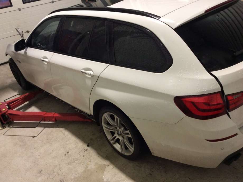 BMW 5-Serie 2010-2017 (F10/F11) (F10/F11), Motorkode: N47-D20C, Girkassekode: 