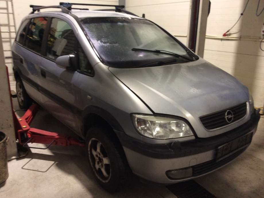 Opel Zafira A 1999-2005 , Motorkode: Z18XE, Girkassekode: 