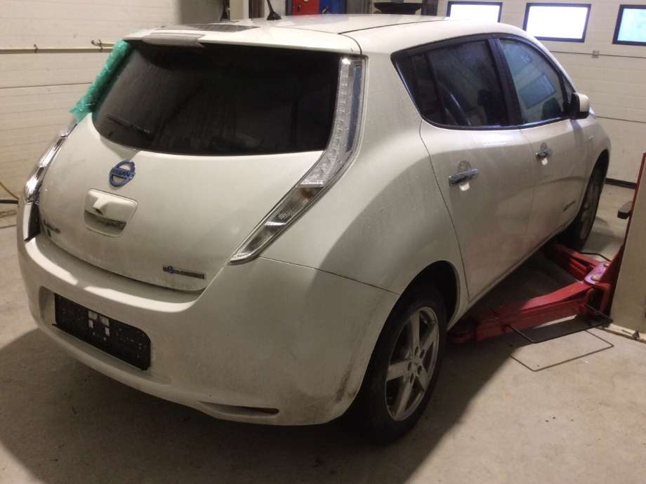 Nissan Leaf 2011-2017 (Type I) , Motorkode: EM61, Girkassekode: 