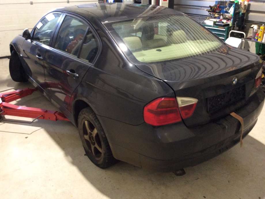 BMW 3-Serie 2005-2011 (E90/E91/E92/E93) (E90/E91/E92/E93), Motorkode: M47-TU2D20, Girkassekode: 