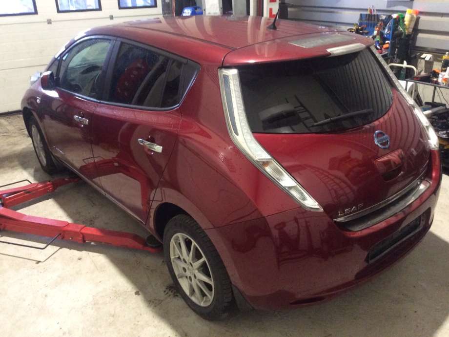 Nissan Leaf 2011-2017 (Type I) , Motorkode: EM61, Girkassekode: 