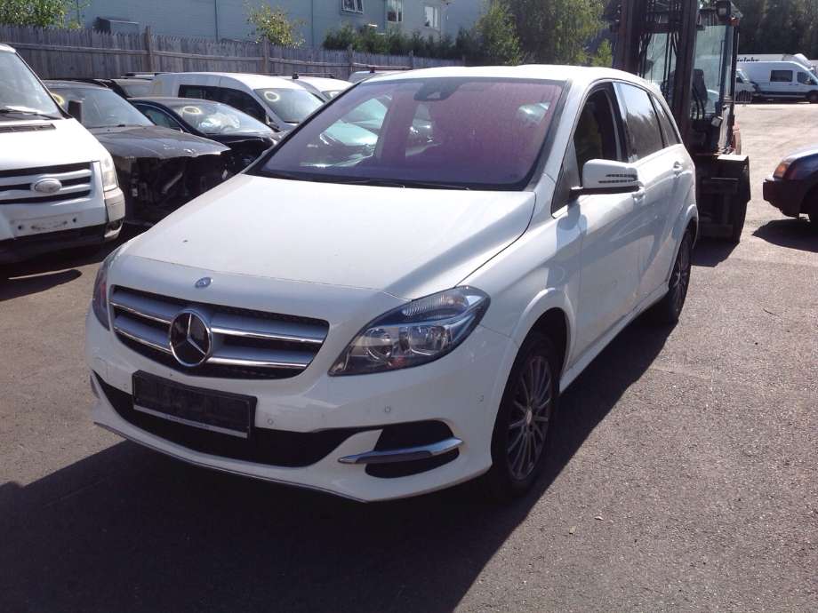 Mercedes B-Klasse 2011-2018 (W246) (W246), Motorkode: EM0004, Girkassekode:
