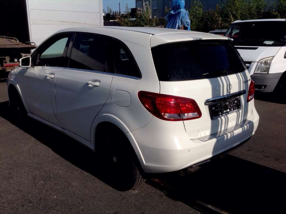 Mercedes B-Klasse 2011-2018 (W246) (W246), Motorkode: EM0004, Girkassekode:
