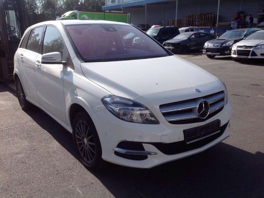 Mercedes B-Klasse 2011-2018 (W246) (W246), Motorkode: EM0004, Girkassekode: