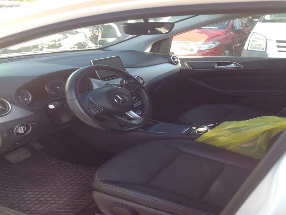 Mercedes B-Klasse 2011-2018 (W246) (W246), Motorkode: EM0004, Girkassekode: