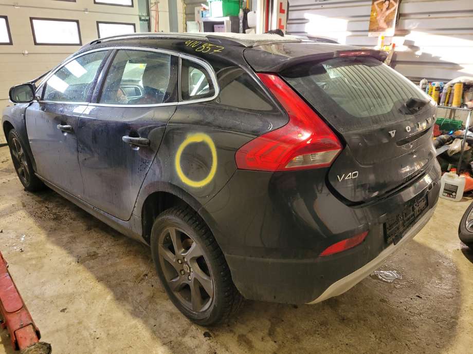 Volvo V40 2012-2019 , Motorkode: D4162T, Girkassekode: 
