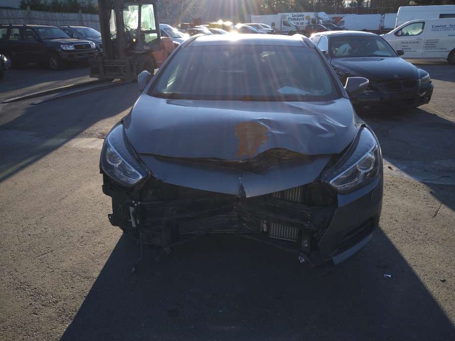 Hyundai i40 2012-2017 , Motorkode: D4FD, Girkassekode: 