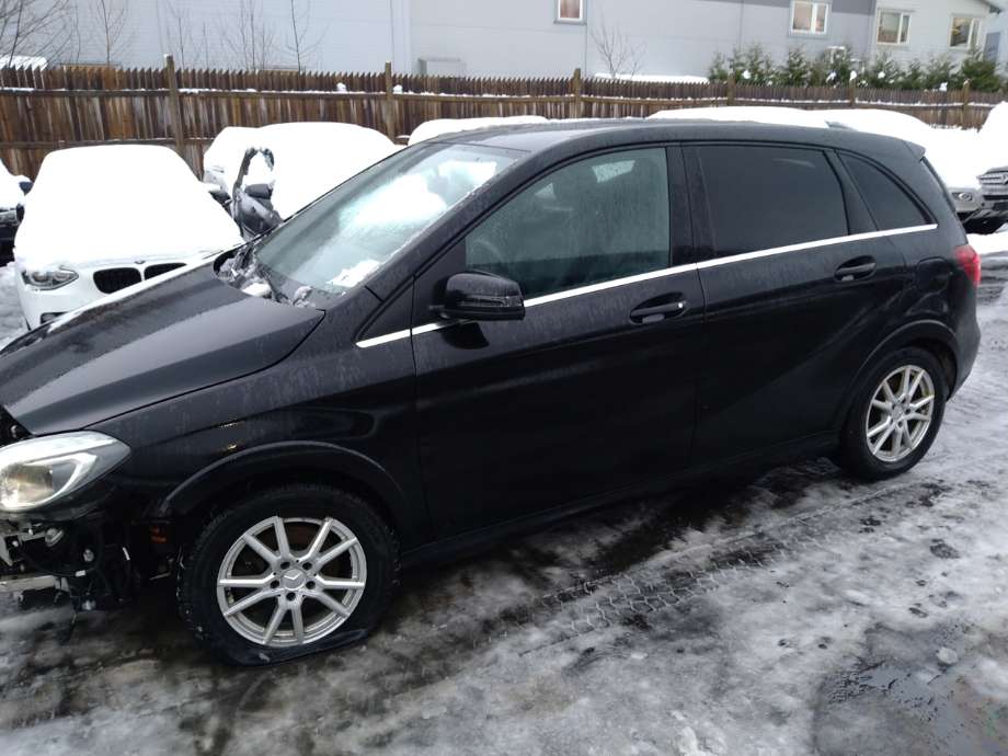 Mercedes B-Klasse 2011-2018 (W246) (W246), Motorkode: EM0004, Girkassekode: 