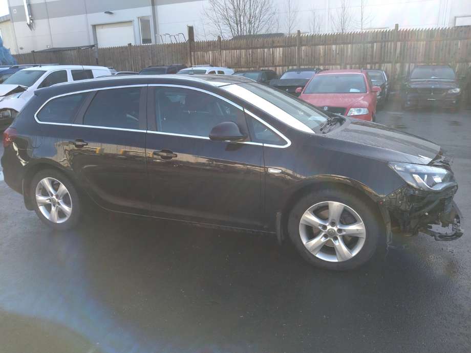 Opel Astra J 2010-2015 , Motorkode: 1.7 CDTI A17DTJ;A17DTJ, Girkassekode: 