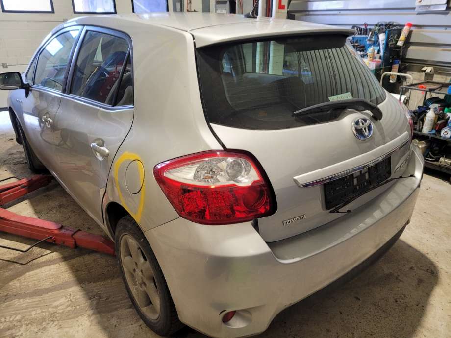 Toyota Auris 2010-2012 (Type I, Fase 2) , Motorkode: 1.8 2ZR-FXE;2ZR-FXE, Girkassekode: 