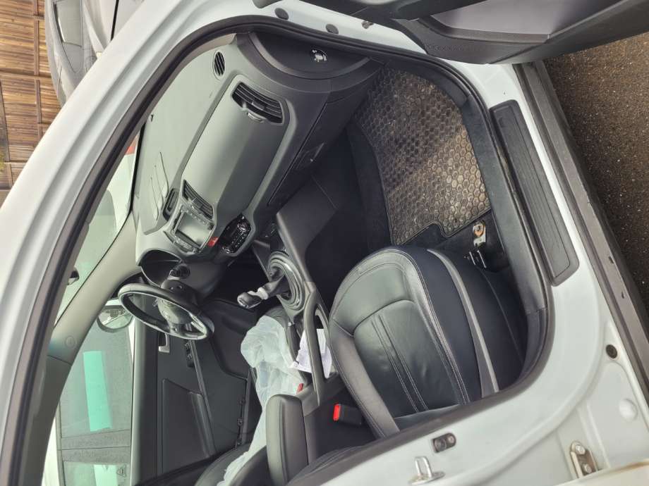 Kia Sportage 2010-2016 (Type III) , Motorkode: D4FD, Girkassekode: 