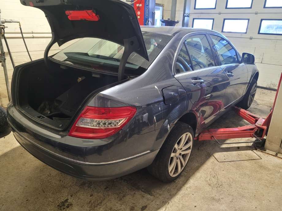Mercedes C-Klasse 2007-2011 (Fase 1) (W204) (W204), Motorkode: OM646.811, Girkassekode: