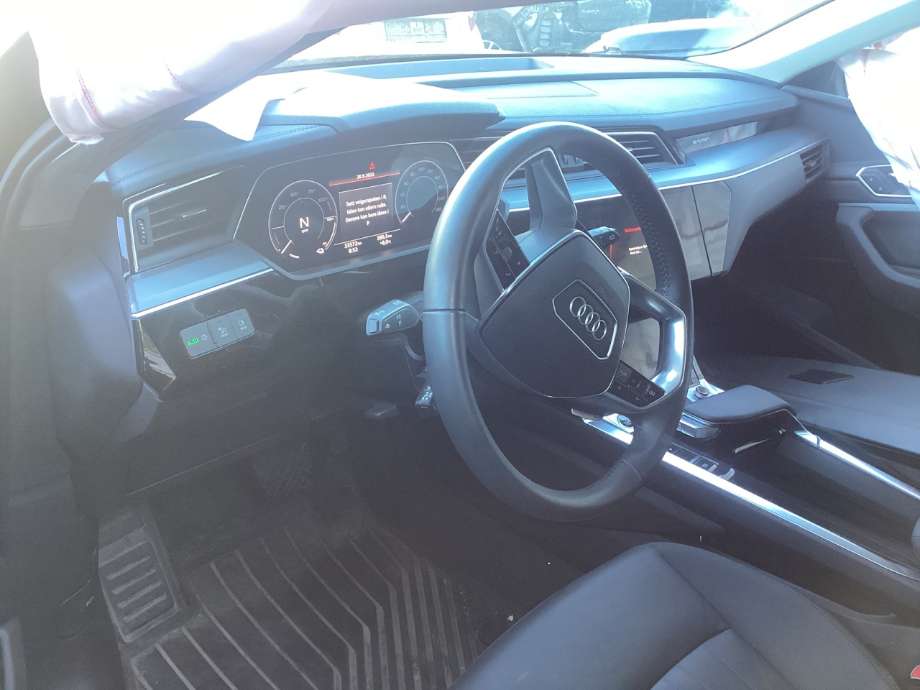 Audi e-tron 2018-->> , Motorkode: BM1J, Girkassekode: