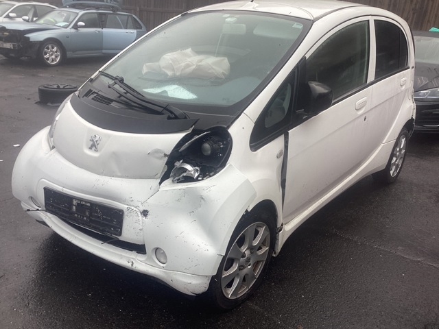 Peugeot iOn 2011-2020 , Motorkode: Y4F1, Girkassekode: 