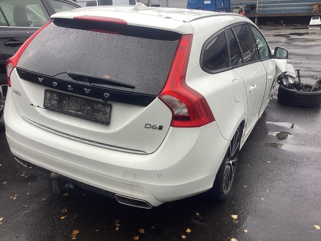 Volvo V60/V60 CC 2013-2018 (Type I, Fase 2) , Motorkode: D5244T20, Girkassekode: