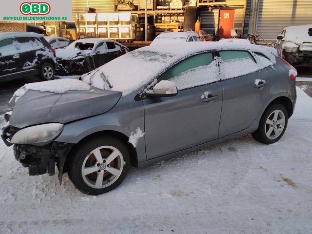 Volvo V40 2012-2019 , Motorkode: D4204T8, Girkassekode: 