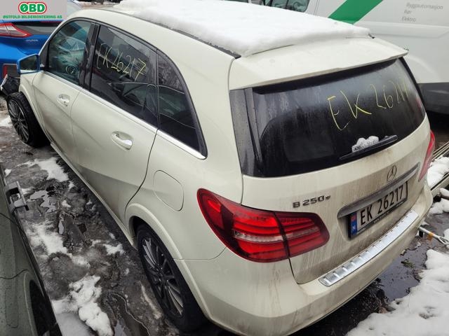 Mercedes B-Klasse 2011-2018 (W246) (W246), Motorkode: EM0004, Girkassekode: