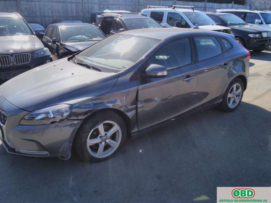 Volvo V40 2012-2019 , Motorkode: D4162T, Girkassekode: 