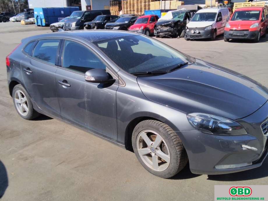 Volvo V40 2012-2019 , Motorkode: D4162T, Girkassekode: 