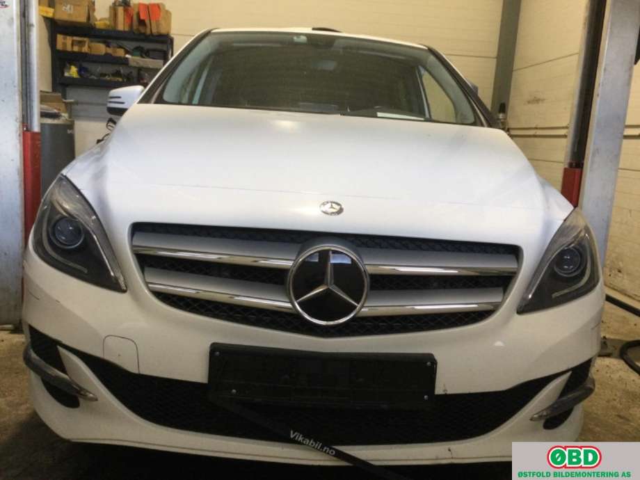 Mercedes B-Klasse 2011-2018 (W246) (W246), Motorkode: EM0004, Girkassekode: 