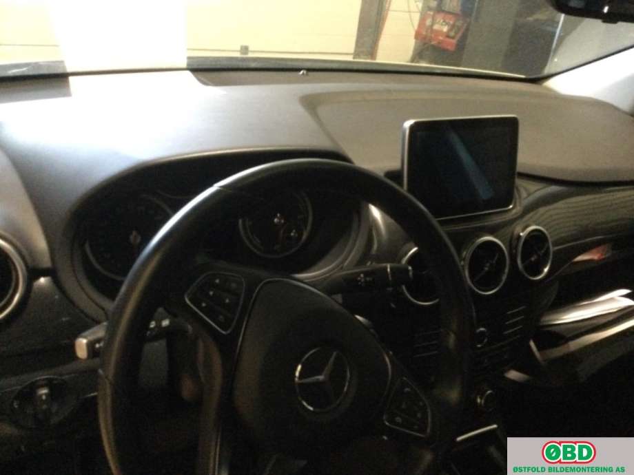 Mercedes B-Klasse 2011-2018 (W246) (W246), Motorkode: EM0004, Girkassekode: 
