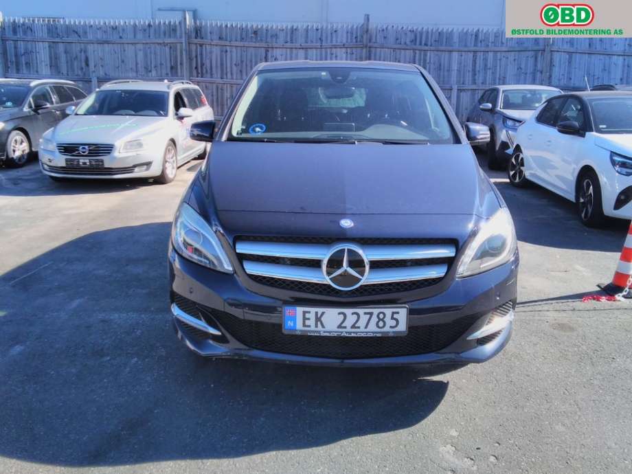 Mercedes B-Klasse 2011-2018 (W246) (W246), Motorkode: EM0004, Girkassekode: 
