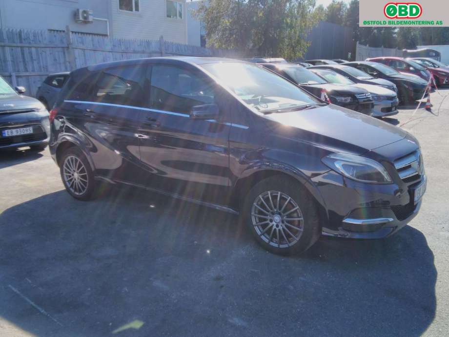 Mercedes B-Klasse 2011-2018 (W246) (W246), Motorkode: EM0004, Girkassekode: 