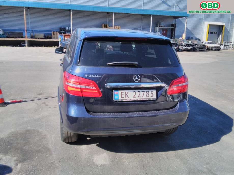 Mercedes B-Klasse 2011-2018 (W246) (W246), Motorkode: EM0004, Girkassekode: 