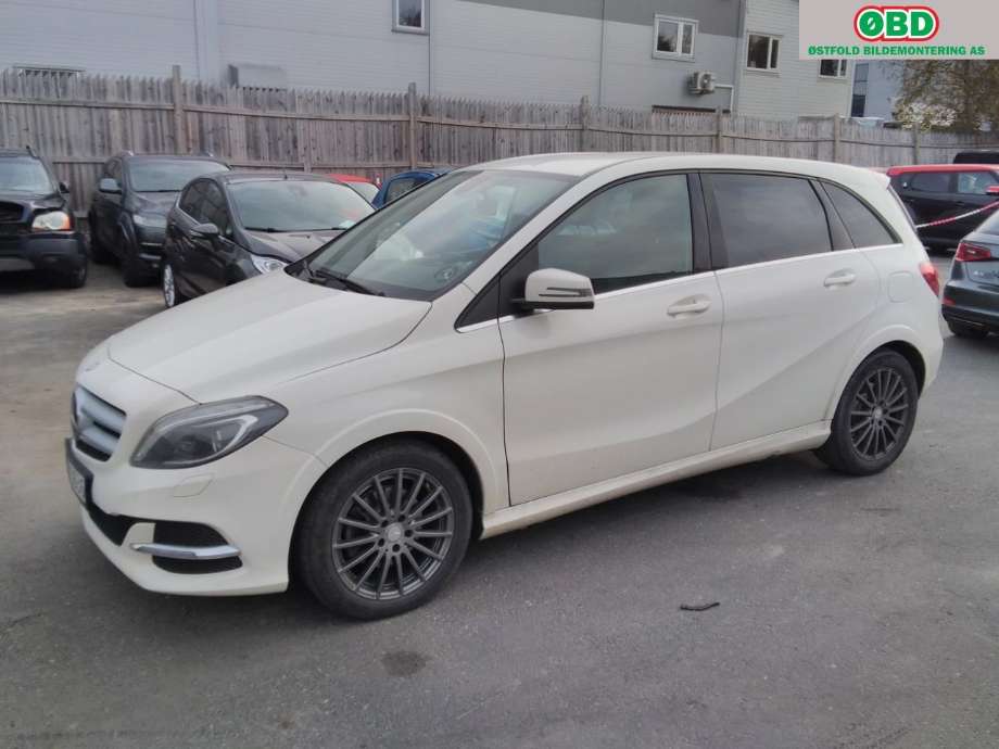 Mercedes B-Klasse 2011-2018 (W246) (W246), Motorkode: EM0004, Girkassekode: