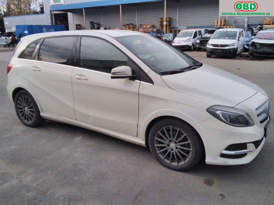 Mercedes B-Klasse 2011-2018 (W246) (W246), Motorkode: EM0004, Girkassekode: