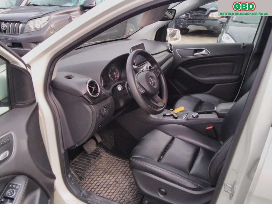 Mercedes B-Klasse 2011-2018 (W246) (W246), Motorkode: EM0004, Girkassekode: