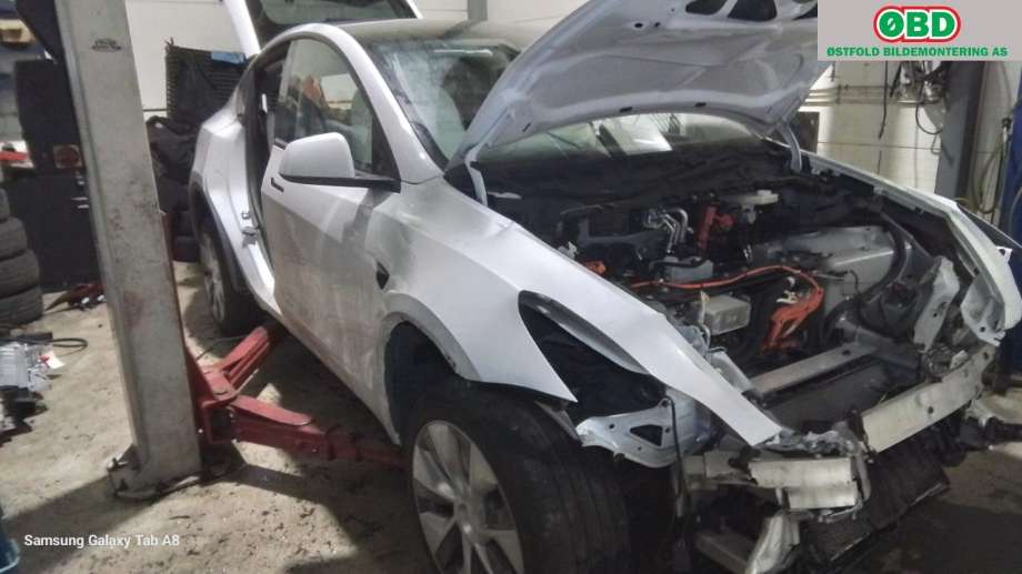 Tesla Model Y 2021-2024 (Type I) , Motorkode: , Girkassekode: 