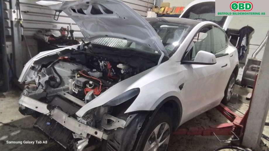 Tesla Model Y 2021-2024 (Type I) , Motorkode: , Girkassekode: 