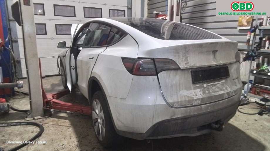 Tesla Model Y 2021-2024 (Type I) , Motorkode: , Girkassekode: 